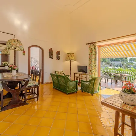 Suspiratella Mia 펜션 *